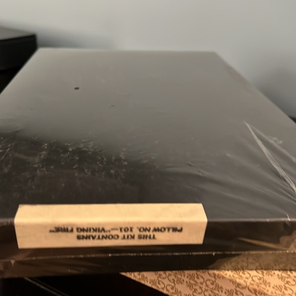 VINTAGE Bucilla Rya Pillow Kit - Viking Fire BRAND NEW/SEALED - Picture 3 of 4